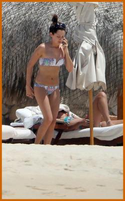 Vanessa Hudgens and Ashley Tisdale: Los Cabos Bikini Babes!